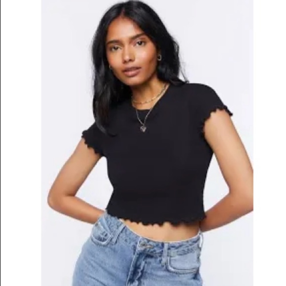 Charlotte Russe Cropped Lettuce Edge Tee